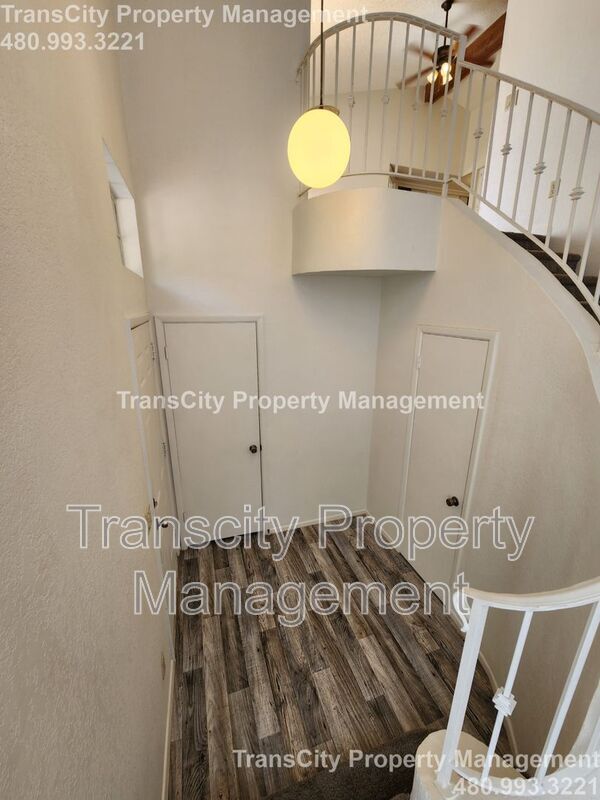 Foto del edificio - 839 S Westwood