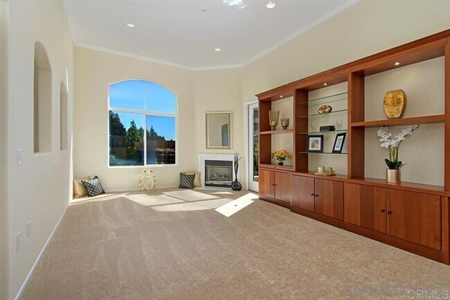 Foto del edificio - 9245 Regents Rd