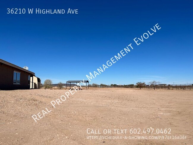 Building Photo - Tonopah Gem!