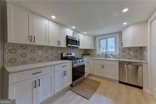 Foto del edificio - 2179 Surrey Ct
