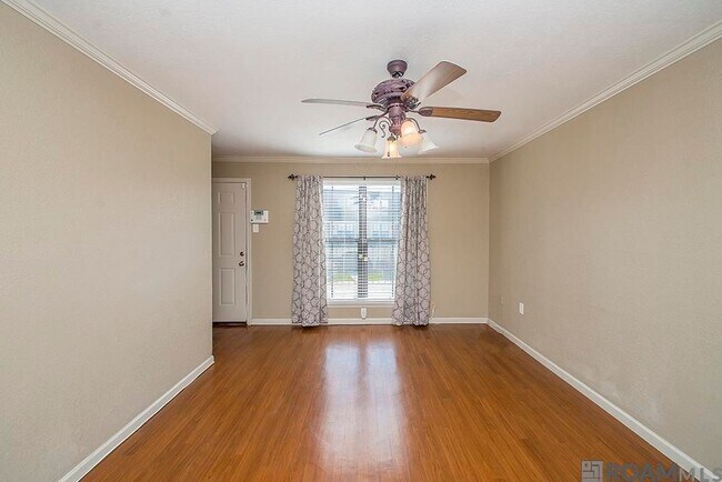 Foto del edificio - 10280 W Winston Ave
