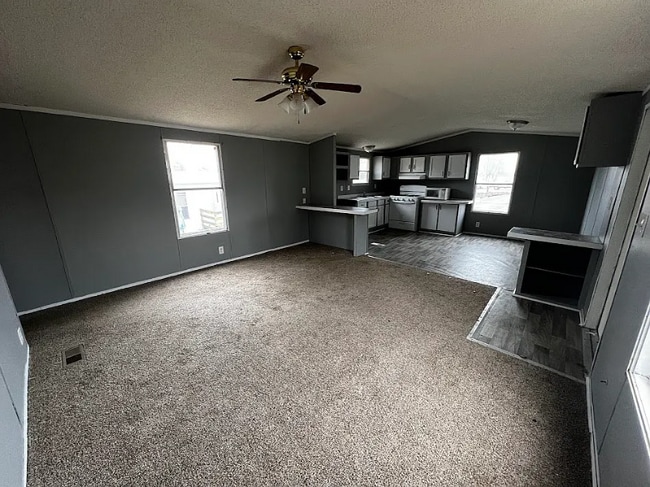 Foto del edificio - 7601 N Hwy Vv