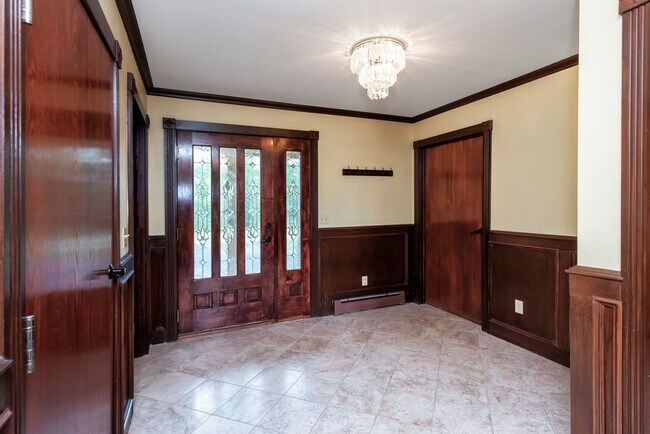 Foto del edificio - 11071 Mountain Lake Dr
