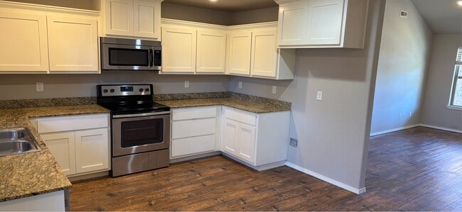 Building Photo - 173 Western Heights Cir