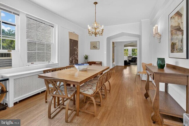 Foto del edificio - 2737 Devonshire Pl NW