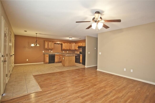 Building Photo - 3012 S B St