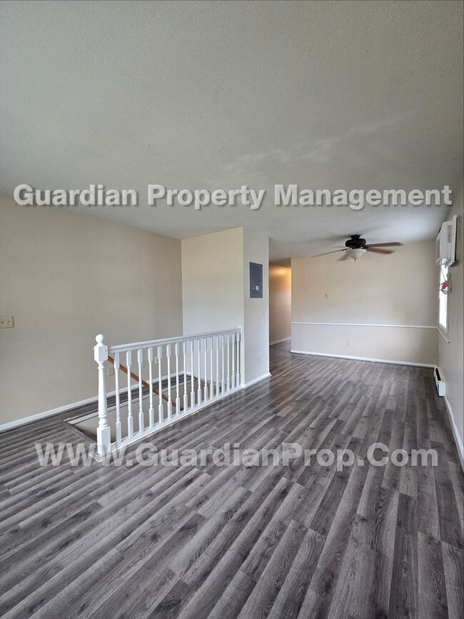 Building Photo - 7660 Edgewood Dr