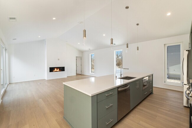 Foto del edificio - 1170 Harmony Ct