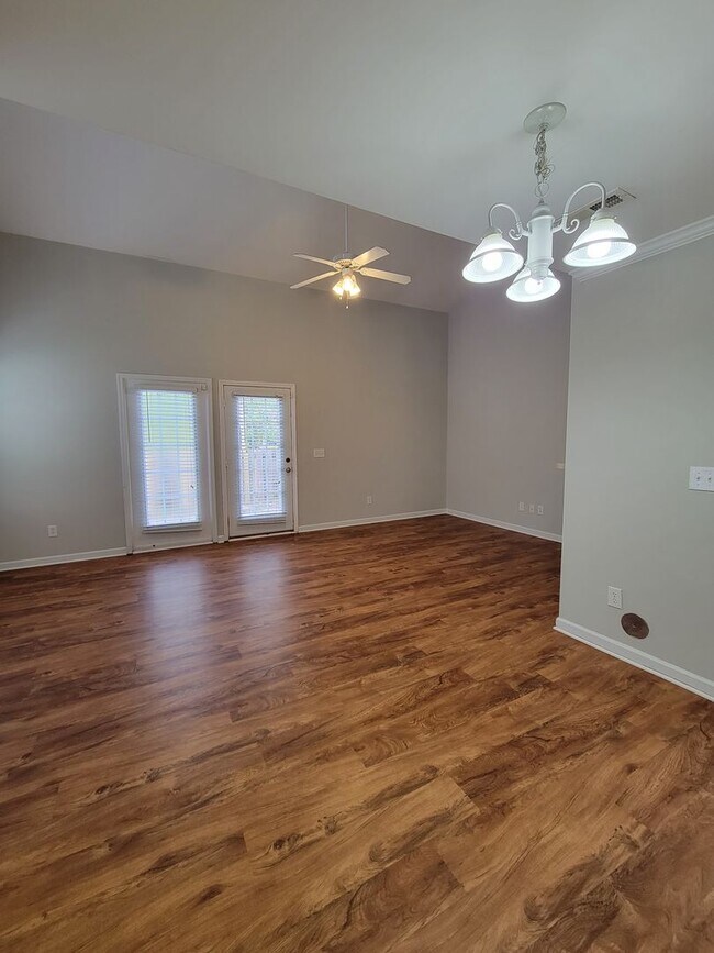 Building Photo - SMITH CREEK VILLAGE - 3 Bedroom Townhome -...