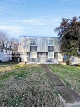 Building Photo - 2315 Oak Ct