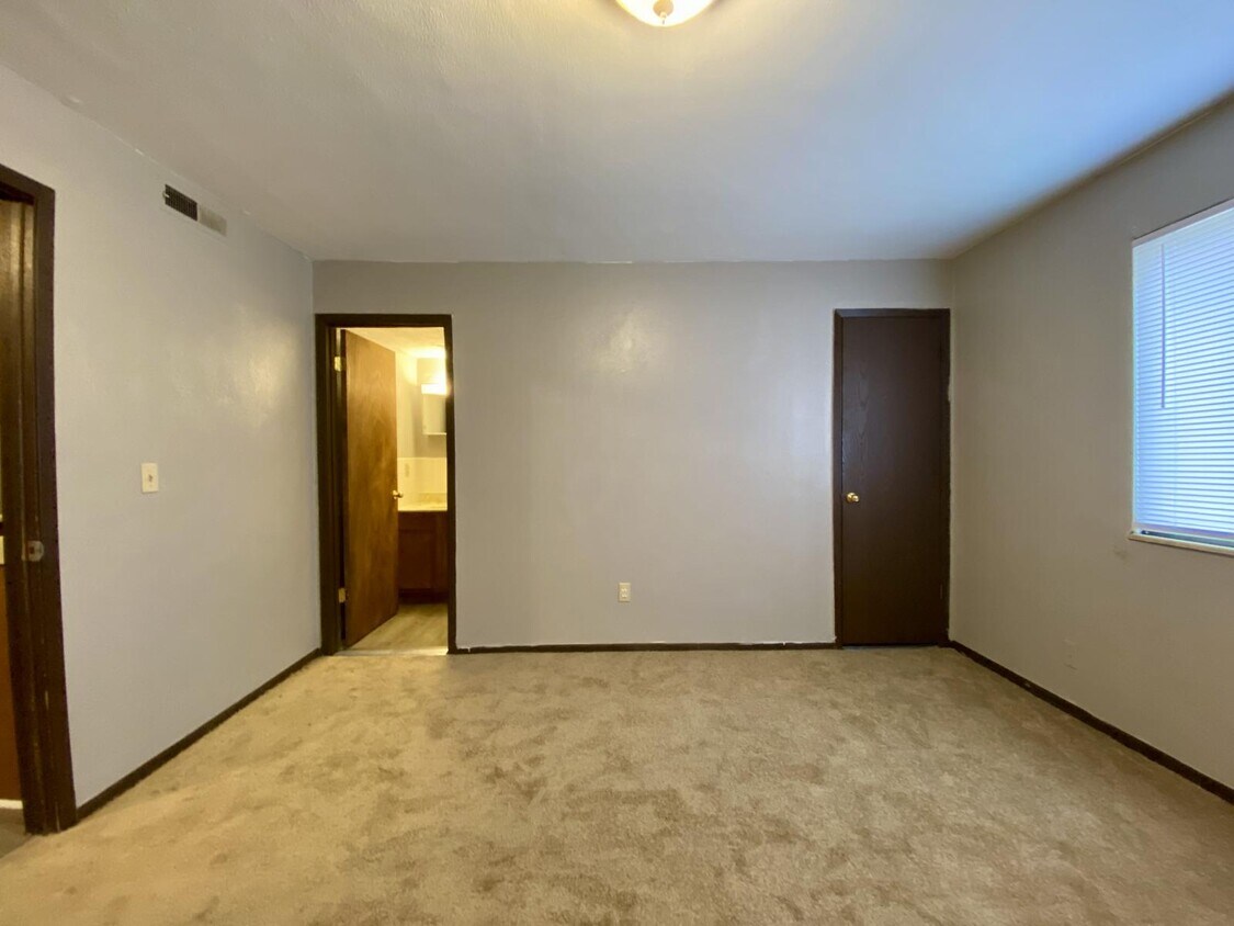 Foto del edificio - 5906 Gateway Industrial Dr