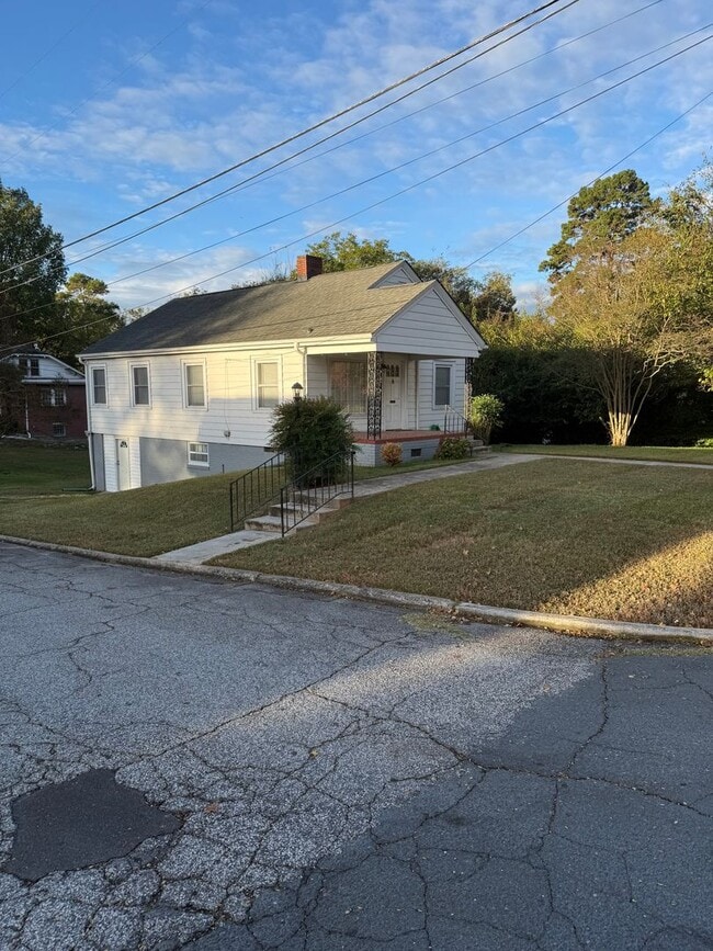Building Photo - 2 Bedroom Salisbury Home