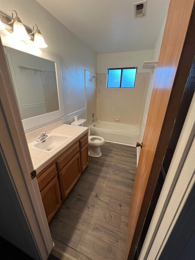 Foto del edificio - 17495 Melba Dr E