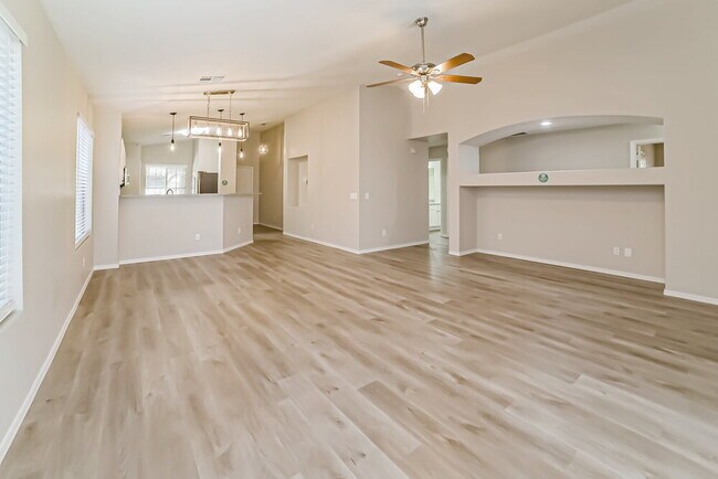 Foto del edificio - 15337 W Lundberg St