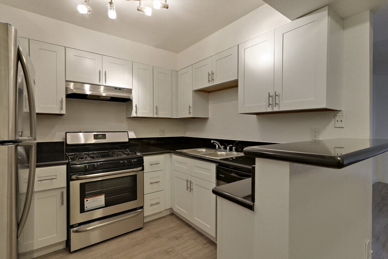 Beverlywood Luxury Apartments Apartments 3144 Canfield Ave Los