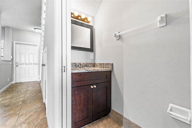 Building Photo - 4990 Palmbrooke Cir