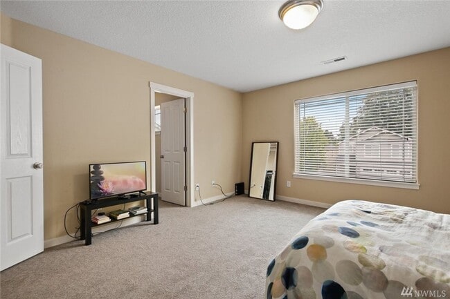 Building Photo - Beautiful 3BD Home Near Vancouver Mall!  Open Floor Plan & Fenced Yard!