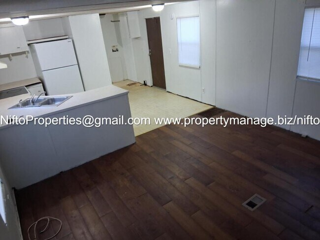 Foto del edificio - 5636 Aenon Ln