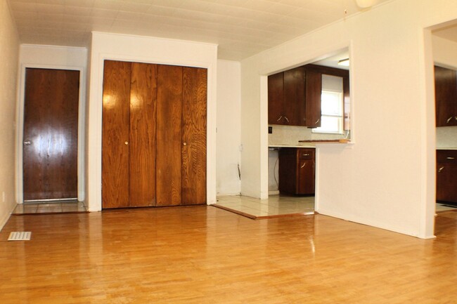 Foto del edificio - Coming Soon! Lovely 2 Bed Home In Convenie...