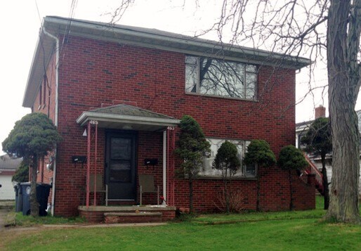 Primary Photo - 465 Treeside Dr