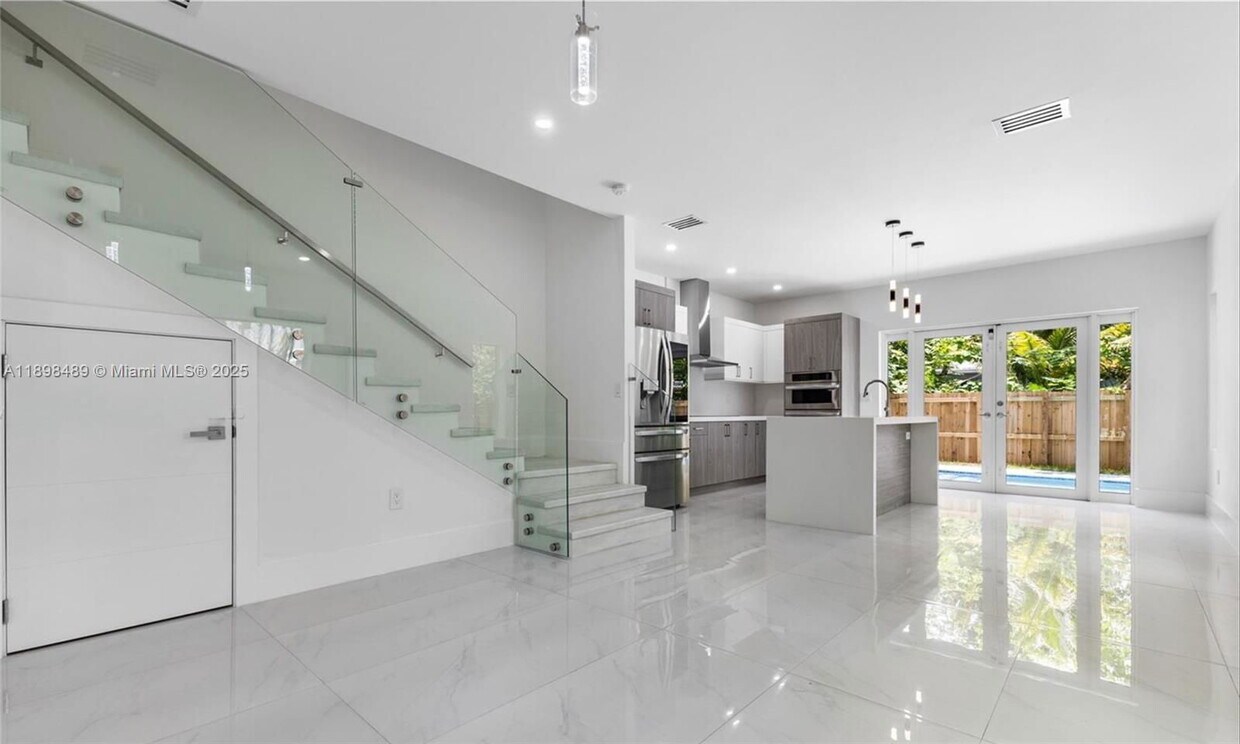 Foto principal - 3140 Carter St