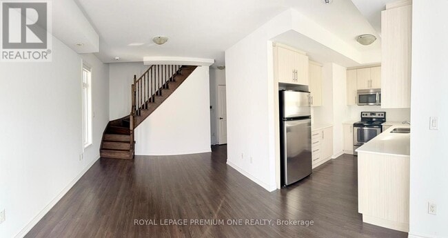 Building Photo - 125 Kayla Crescent