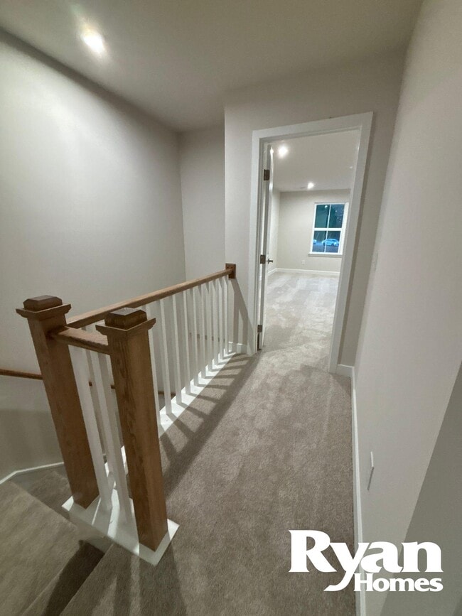 Building Photo - 206 Lograto Ln