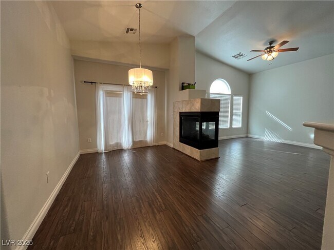 Foto del edificio - 7064 N Caribou Ridge St