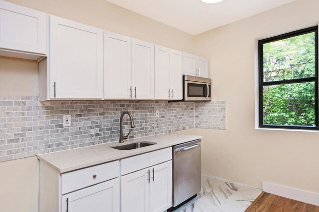 Building Photo - 4 bedroom in Bronx NY 10463