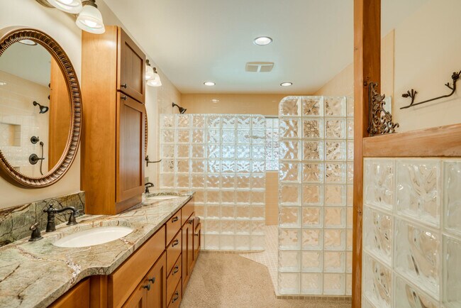 Foto del edificio - Saddle St