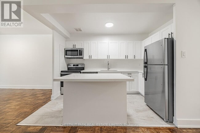 Photo du bâtiment - 2500 Bathurst St