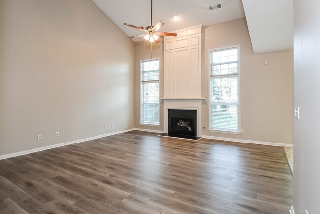 Building Photo - 4125 Ridgefair Dr