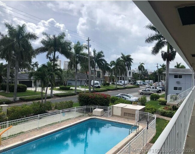 Foto del edificio - 500 Layne Blvd
