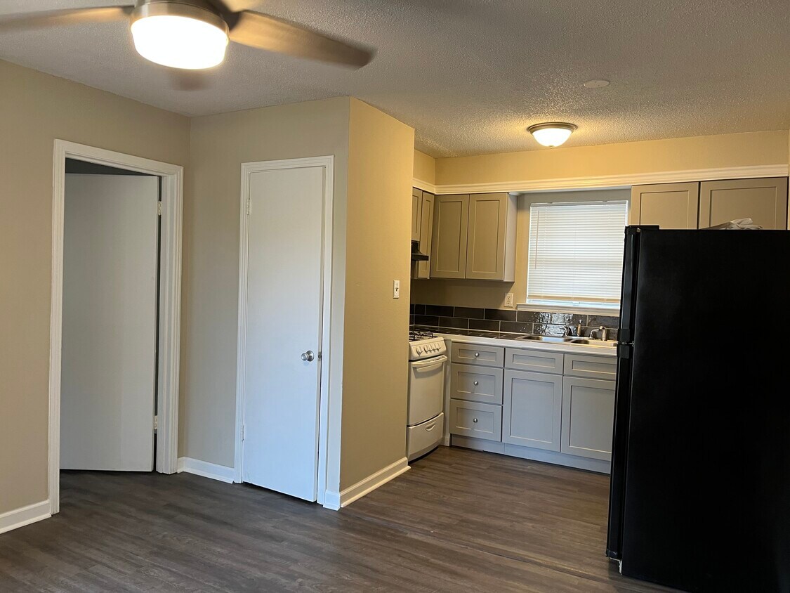 Foto principal - Faulkner Court Apartments
