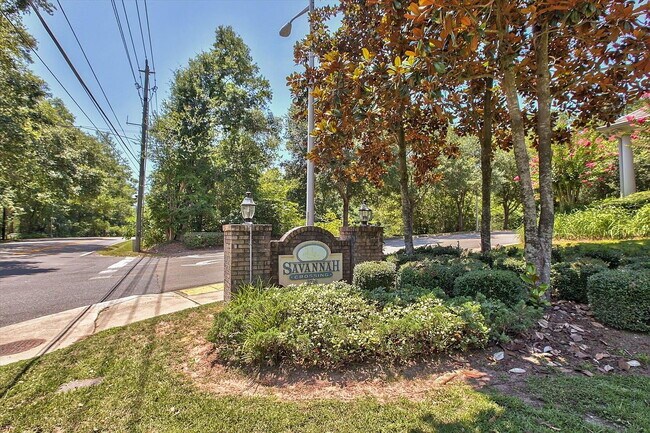 Foto del edificio - 3-bedroom 3-bathroom condo off Tharpe, washer/dryer, Dishwasher, Pool!