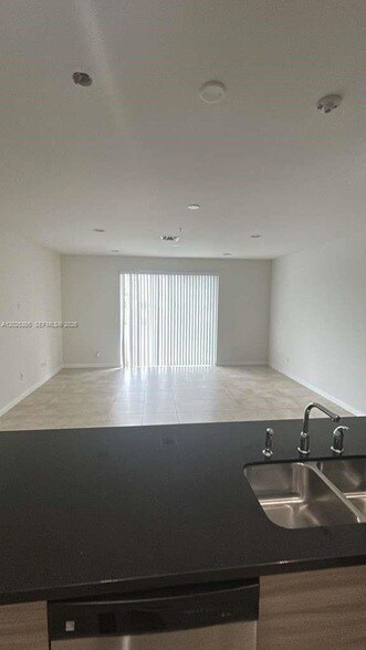 Foto del edificio - 2675 SW 81st Terrace