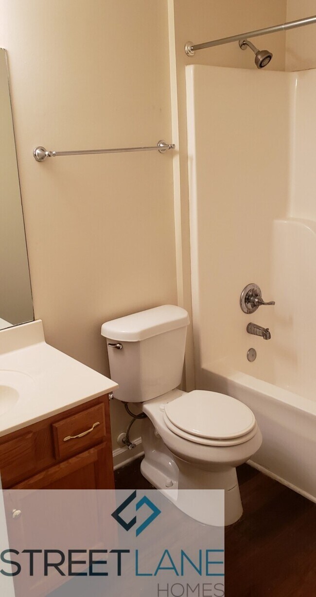 Building Photo - REDUCED! -Now offering 1-month free!