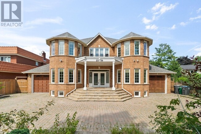 Building Photo - 2339 Glengarry Rd