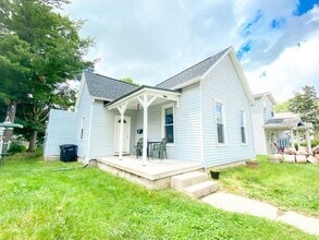 Building Photo - 616 S 14th St