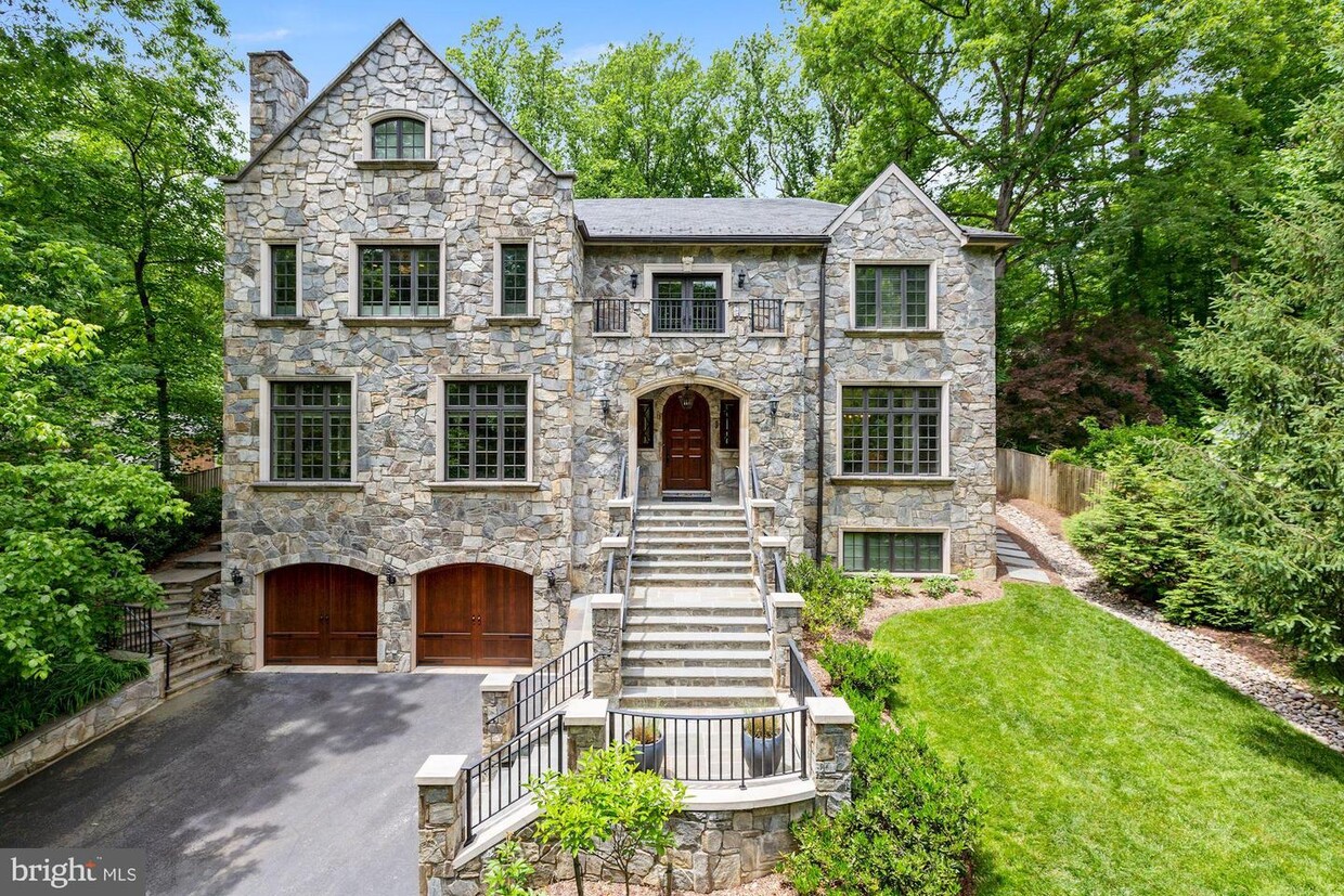 Foto principal - 6808 Broxburn Dr