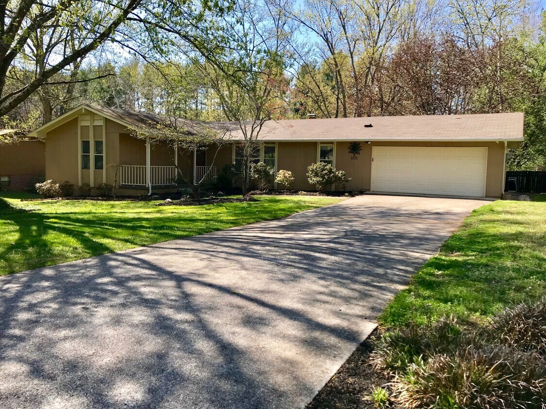 1321 Wilton Ln, Knoxville, TN 37922 House Rental in Knoxville, TN
