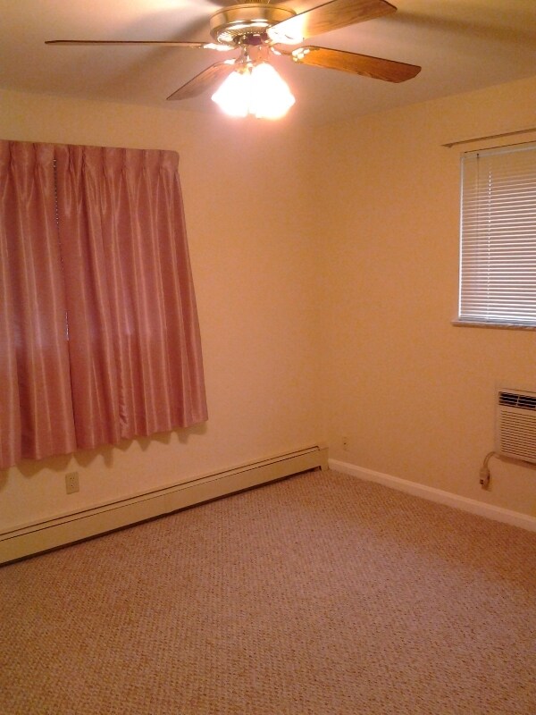 Foto del edificio - 4320 Webster Ave