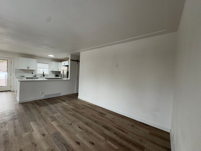 Foto del edificio - Charming Newly Remodeled 3-Bedroom Ranch Home with Modern Upgrades!