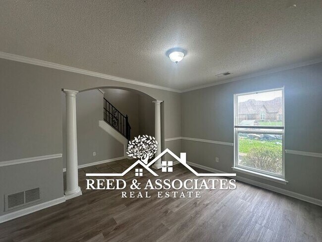 Foto del edificio - 2-Story Home Located in Quiet Cove!