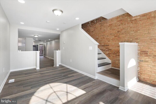 Building Photo - 1512 E Lafayette Ave