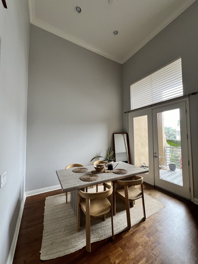 Dining Room - 5831 Seawalk Dr