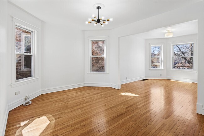 Foto del edificio - 1931 N Kostner Ave