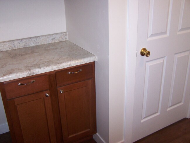Laundry room - 107 N Beard St