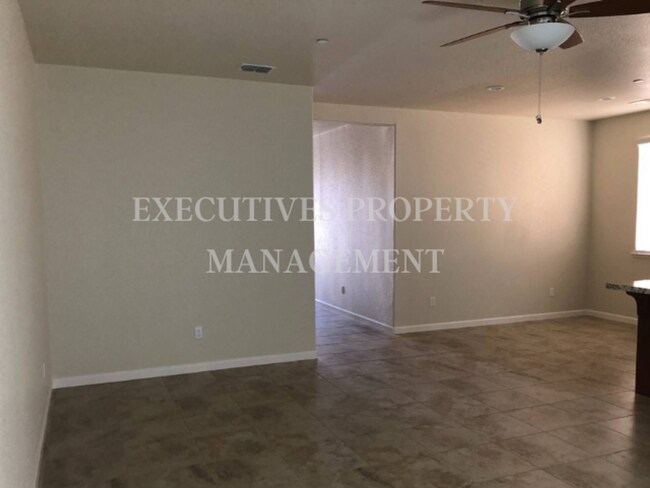 Foto del edificio - 1470 Woodbury Ct