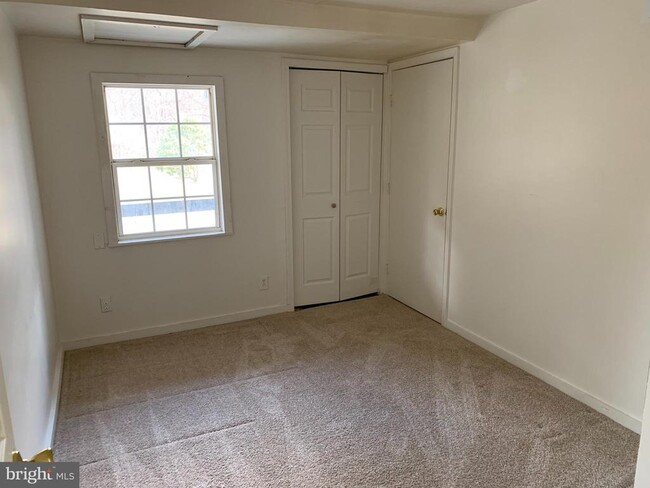 Building Photo - 729 Dollar Lane